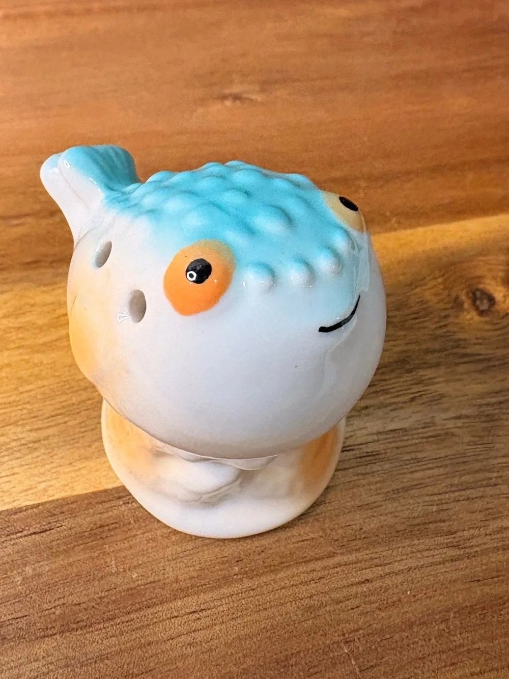 Cracker Barrel Turquoise and White Puffer Fish & SeaTurtle Salt & Pepper Shakers